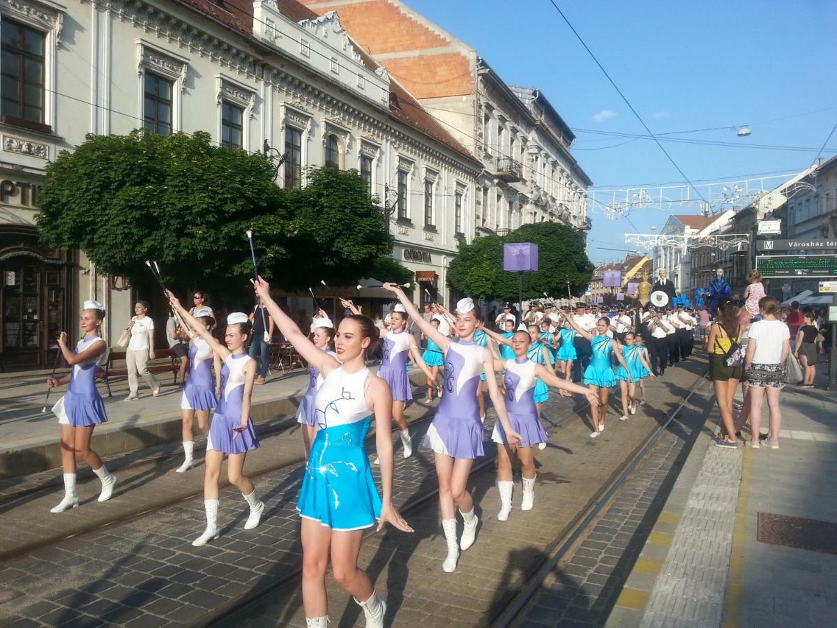 Szinva Apartman Miskolc Eksteriør billede